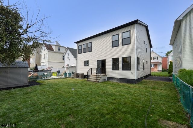 49 Center St, Clifton City, NJ 07011
