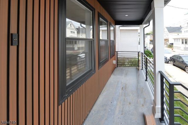 49 Center St, Clifton City, NJ 07011