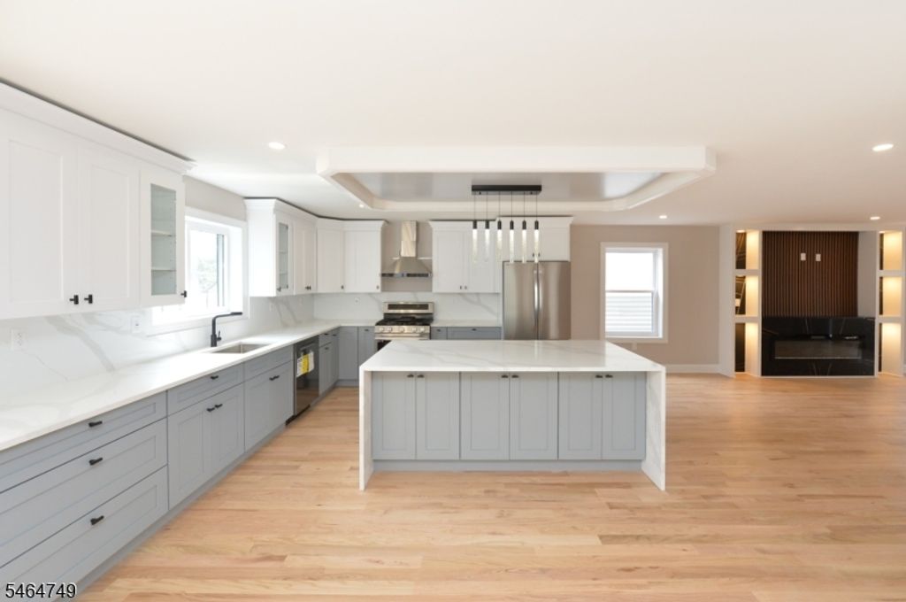 49 Center St, Clifton City, NJ 07011 — photo 3