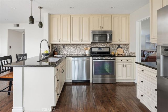 27200 Rosemont, Valencia, CA 91354