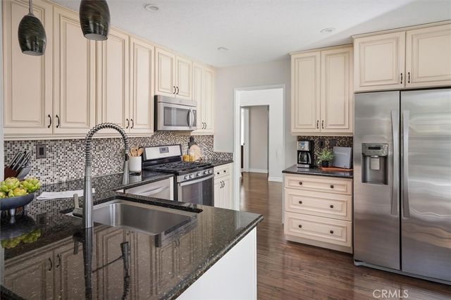 27200 Rosemont, Valencia, CA 91354
