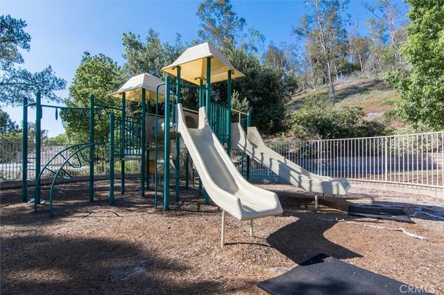 27200 Rosemont, Valencia, CA 91354
