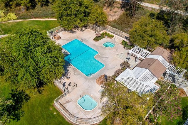 27200 Rosemont, Valencia, CA 91354