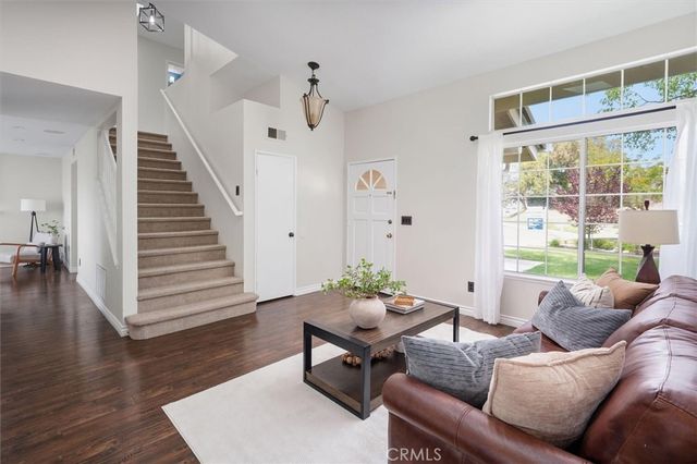 27200 Rosemont, Valencia, CA 91354