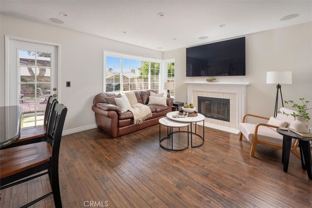 27200 Rosemont, Valencia, CA 91354