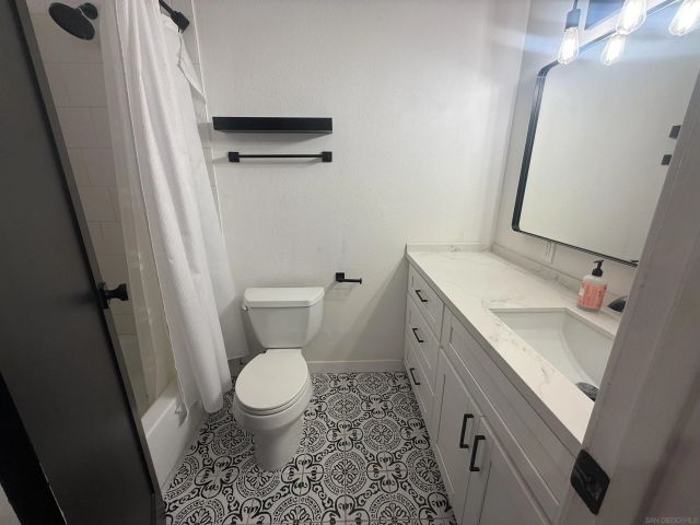 5462 Adobe Falls Rd 11, San Diego, CA 92120