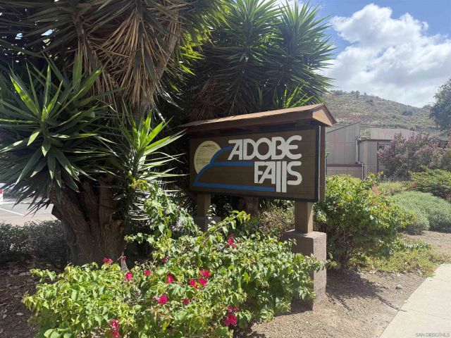5462 Adobe Falls Rd 11, San Diego, CA 92120
