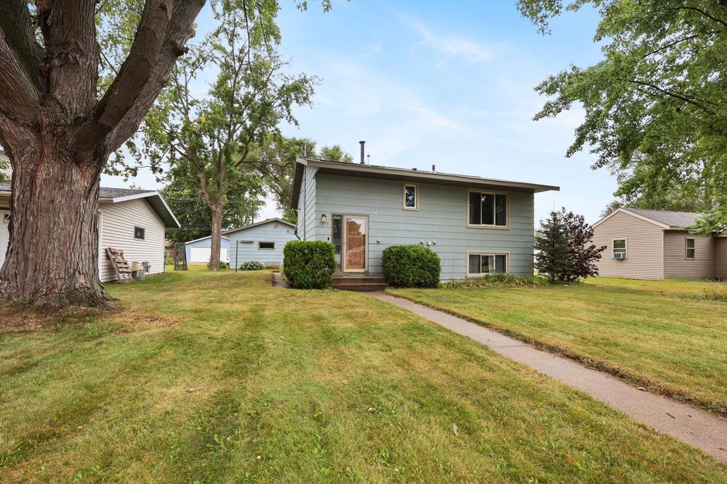 1045 36th Avenue N, Saint Cloud, MN 56303