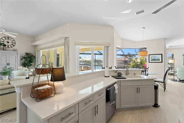 2724 SW 45th ST, Cape Coral, FL 33914