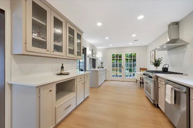 16410 Glenshannon Drive, Houston, TX 77059