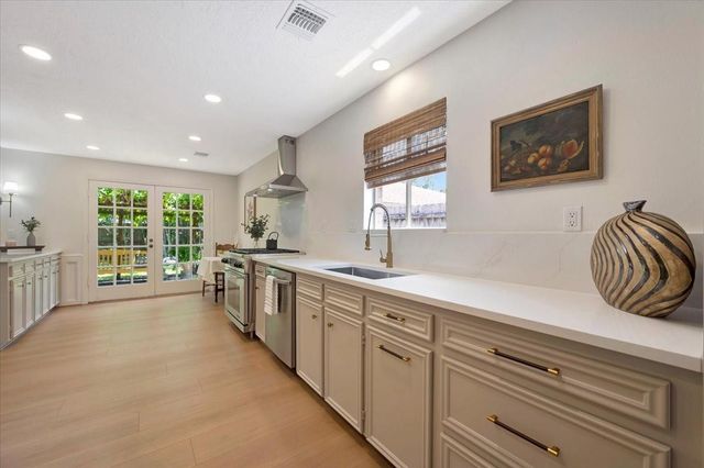 16410 Glenshannon Drive, Houston, TX 77059
