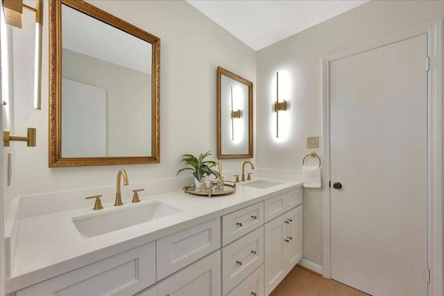 16410 Glenshannon Drive, Houston, TX 77059