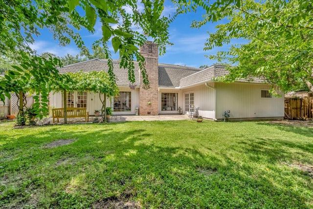 16410 Glenshannon Drive, Houston, TX 77059