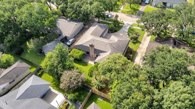 16410 Glenshannon Drive, Houston, TX 77059