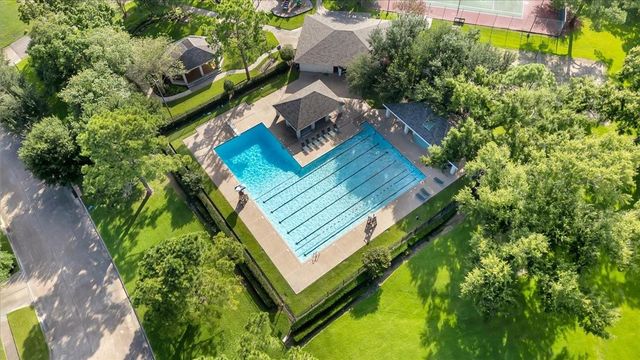 16410 Glenshannon Drive, Houston, TX 77059