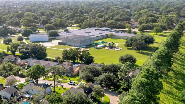 16410 Glenshannon Drive, Houston, TX 77059