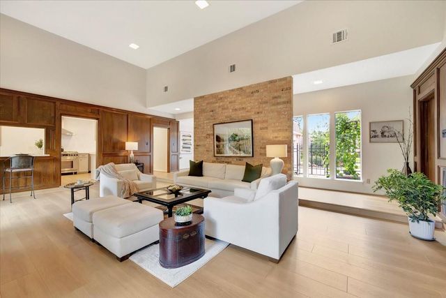 16410 Glenshannon Drive, Houston, TX 77059