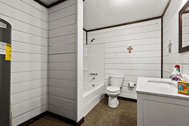 4211 Fm 897, Dodd City, TX 75438