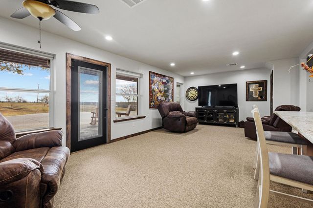 4211 Fm 897, Dodd City, TX 75438