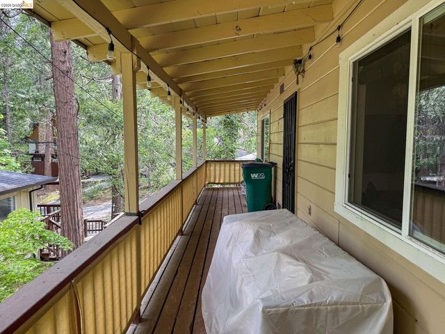 22888 Highland Dr, Twain Harte, CA 95383