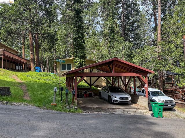 22888 Highland Dr, Twain Harte, CA 95383