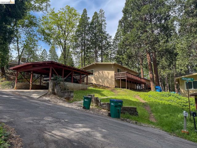 22888 Highland Dr, Twain Harte, CA 95383