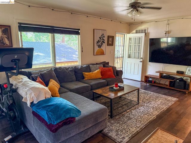 22888 Highland Dr, Twain Harte, CA 95383