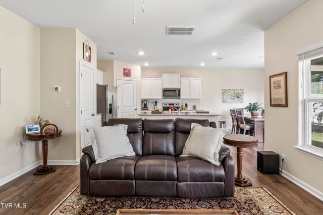 99 Sessile Court, Johnson City, TN 37604