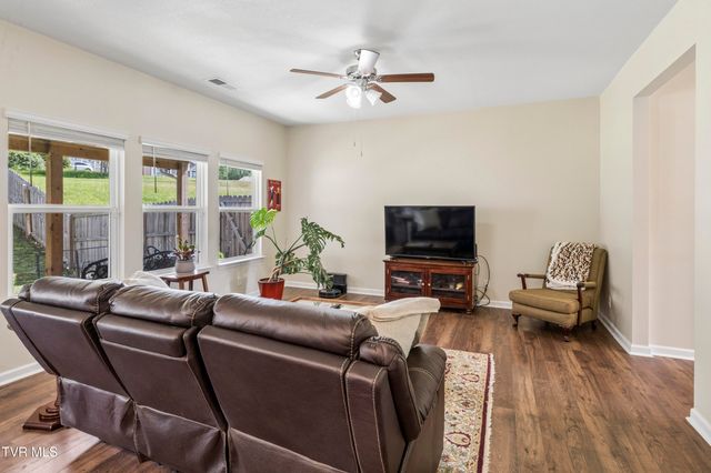 99 Sessile Court, Johnson City, TN 37604