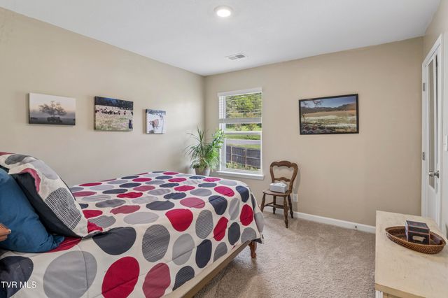 99 Sessile Court, Johnson City, TN 37604