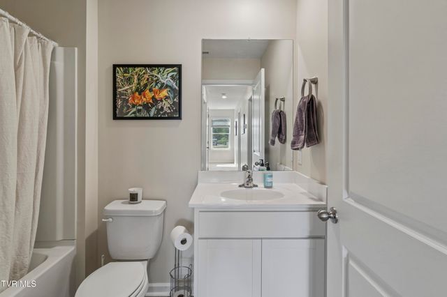 99 Sessile Court, Johnson City, TN 37604