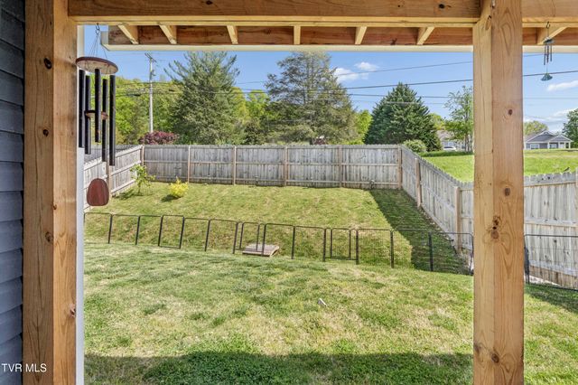 99 Sessile Court, Johnson City, TN 37604