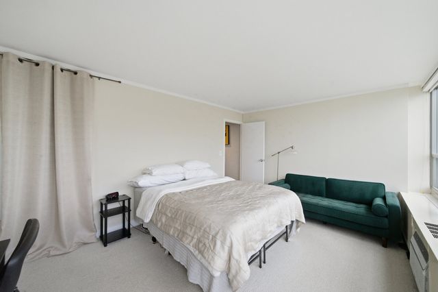 3550 N Lake Shore Drive 2707, Chicago, IL 60657