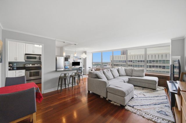 3550 N Lake Shore Drive 2707, Chicago, IL 60657