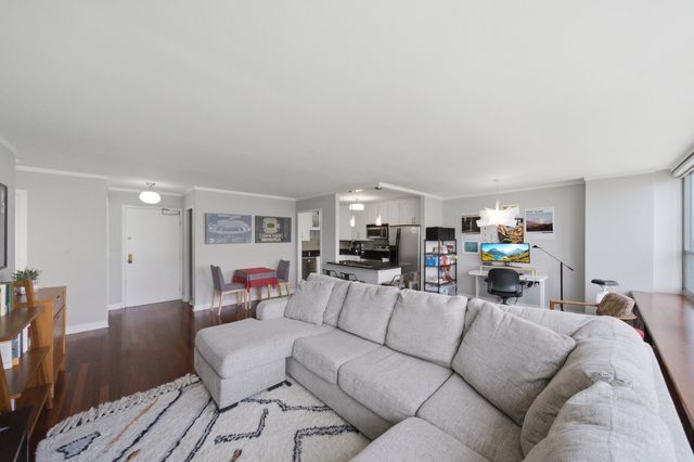 3550 N Lake Shore Drive 2707, Chicago, IL 60657