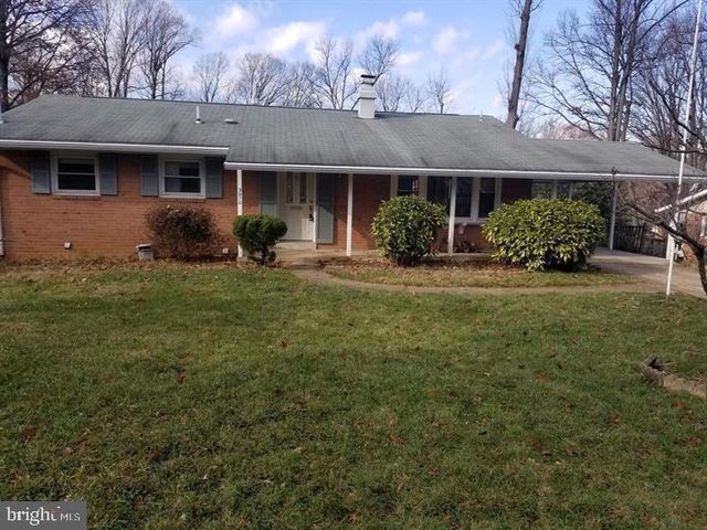 3910 FOREST GROVE DR, Annandale, VA 22003
