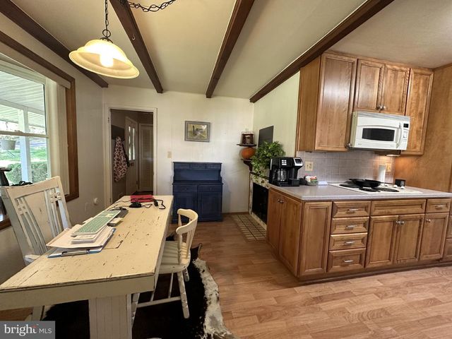 3910 FOREST GROVE DR, Annandale, VA 22003