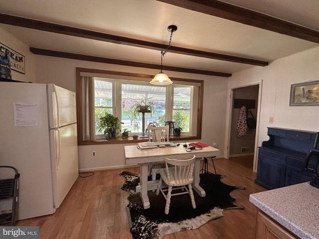 3910 FOREST GROVE DR, Annandale, VA 22003