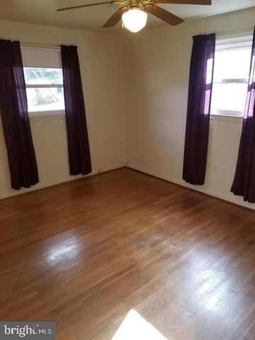 3910 FOREST GROVE DR, Annandale, VA 22003