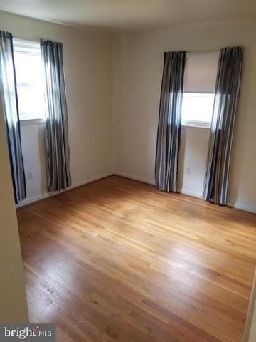 3910 FOREST GROVE DR, Annandale, VA 22003