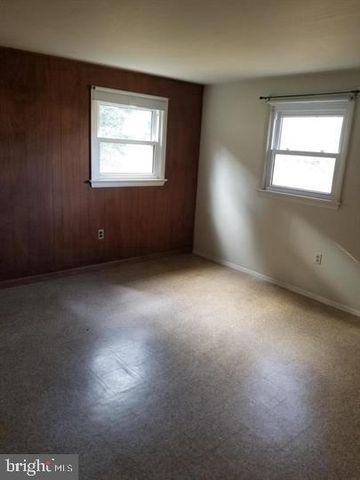 3910 FOREST GROVE DR, Annandale, VA 22003