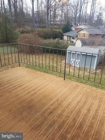 3910 FOREST GROVE DR, Annandale, VA 22003