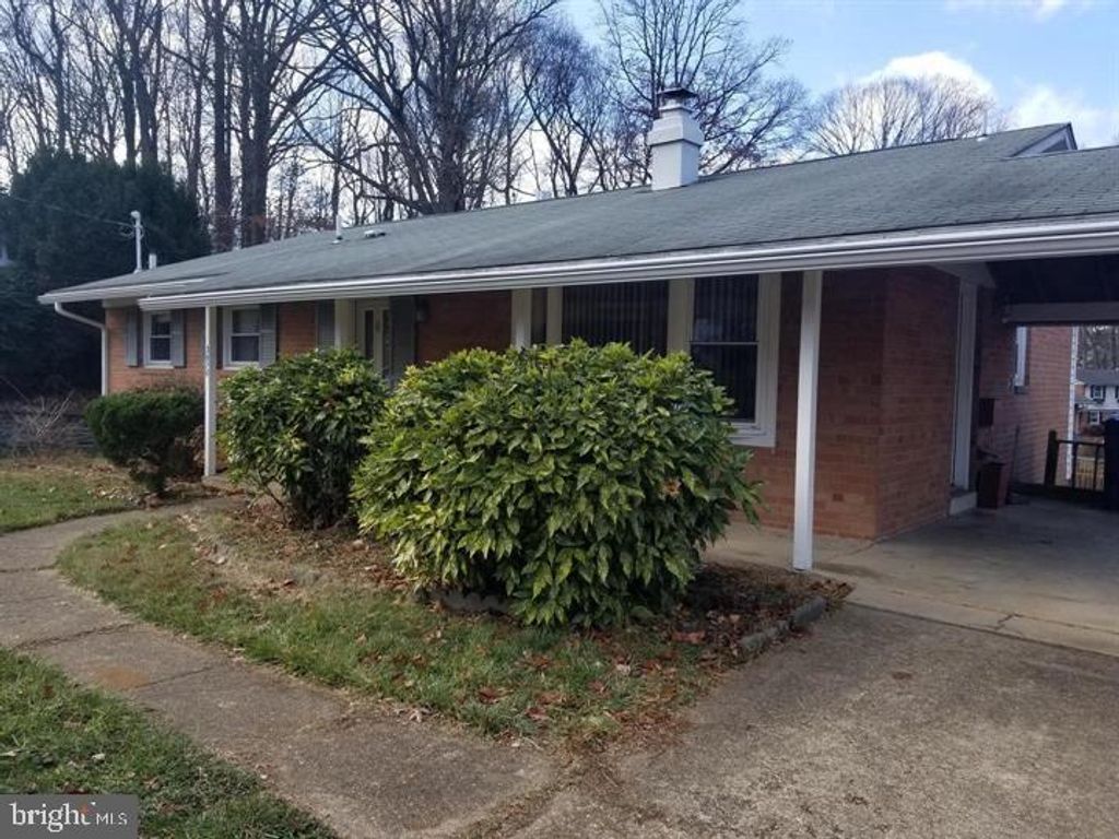 3910 FOREST GROVE DR, Annandale, VA 22003