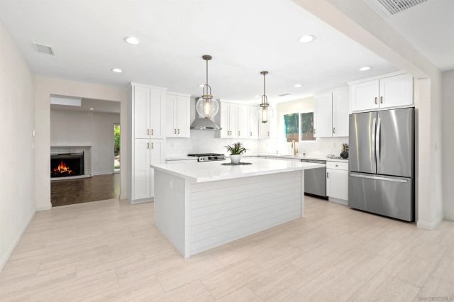 5577 Honors Dr, San Diego, CA 92122