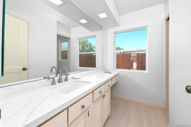 5577 Honors Dr, San Diego, CA 92122