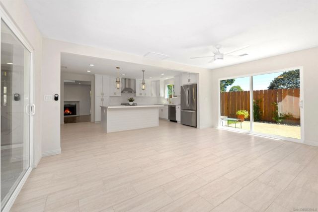 5577 Honors Dr, San Diego, CA 92122