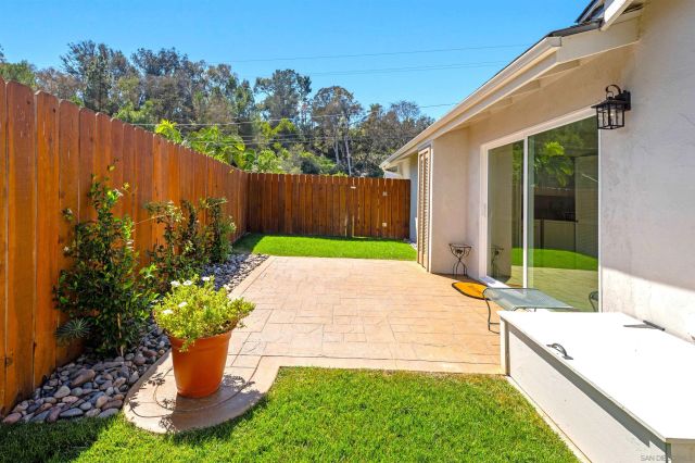 5577 Honors Dr, San Diego, CA 92122