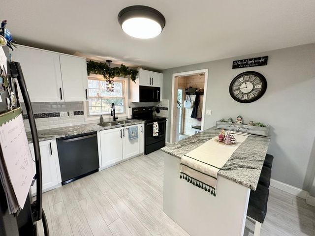 43 Carver Street, Manchester, NH 03109