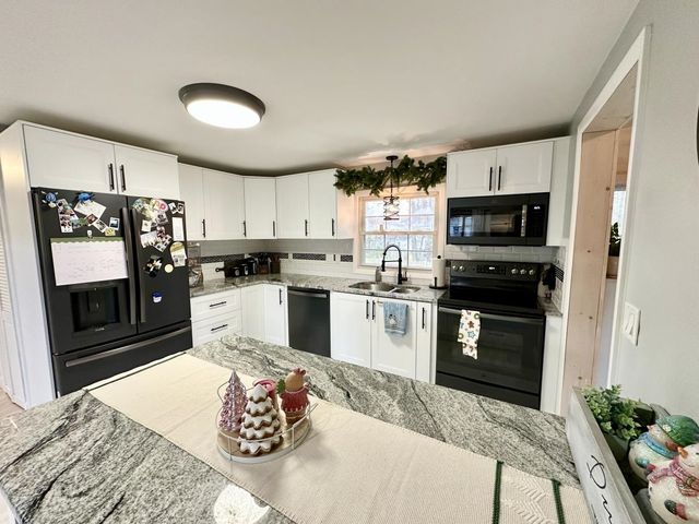 43 Carver Street, Manchester, NH 03109