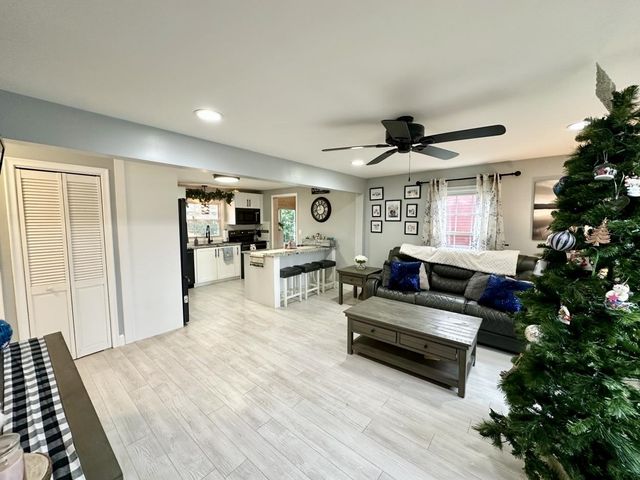 43 Carver Street, Manchester, NH 03109